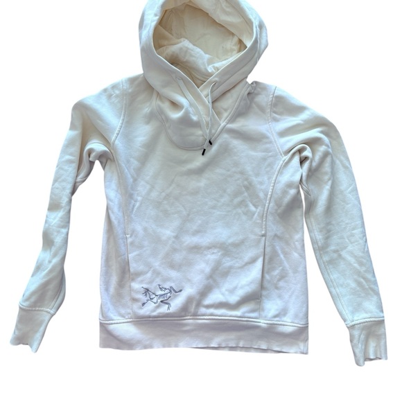 Arc'teryx Tops - Arc’teryx Cream Pullover Hoodie with Embroidered Logo – Women
